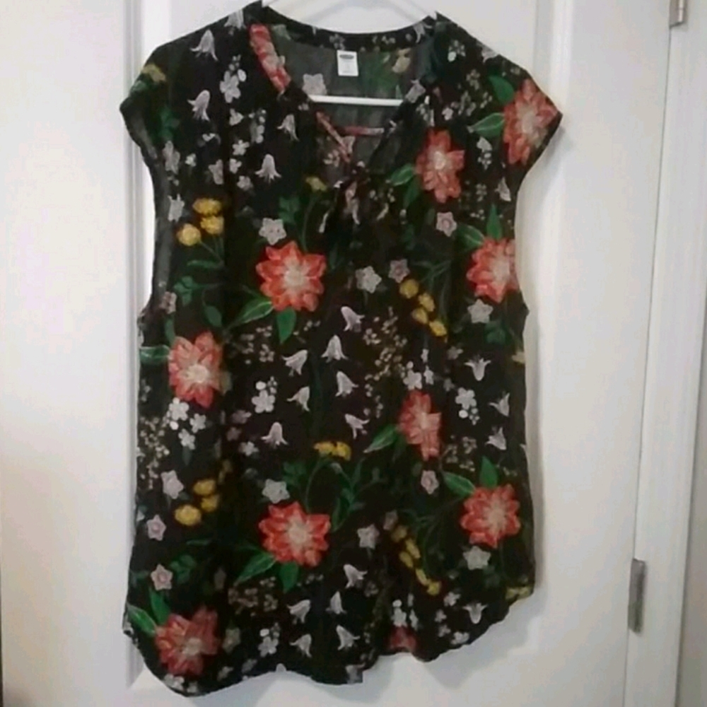 Old navy Sleeveless blouse